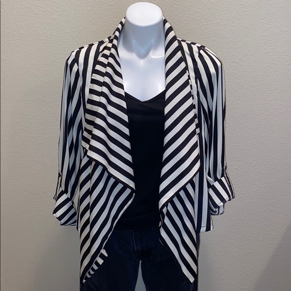 🎉HP🎉 Dizzy Lizzy Light Weight Jacket - Picture 5 of 6